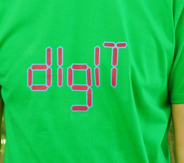 "digit" クルーネック グリーン地 半袖 - 画像 (2)