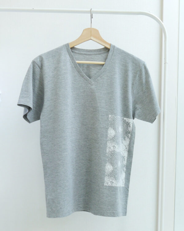 Mt.Fuji - 富士山等高線Tシャツ　グレー地 ✕ ホワイト　半袖  Vネック - 画像 (4)