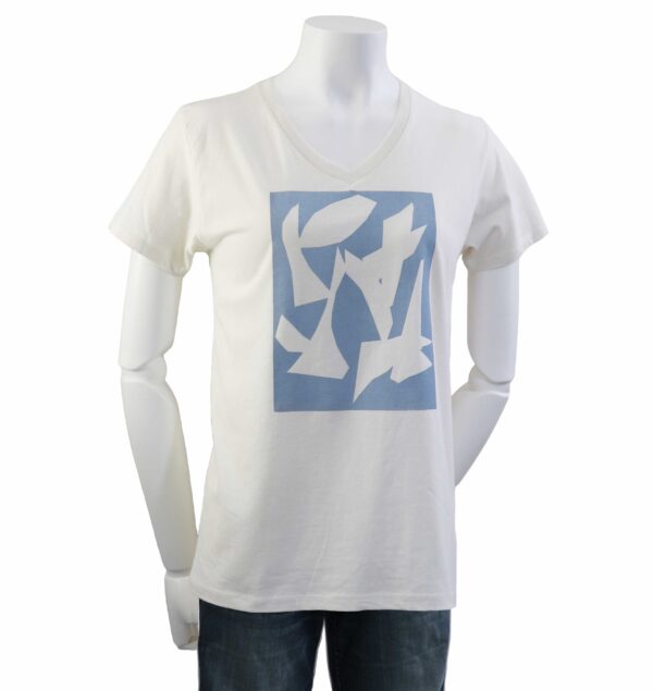 Kirie ー 切り絵を使ったデザインのオフホワイトVネックTシャツ - 画像 (3)