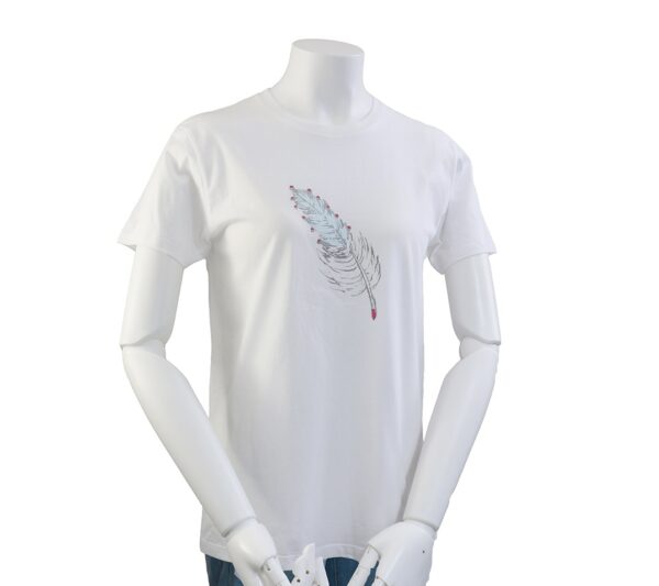 feather2 - 華やかな羽根模様の白地クルーネックTシャツ - 画像 (4)