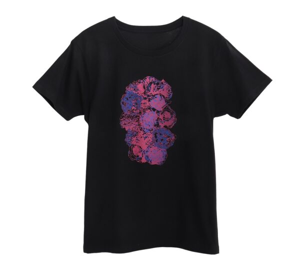 Flower Wall - 花々の黒地クルーネックTシャツ