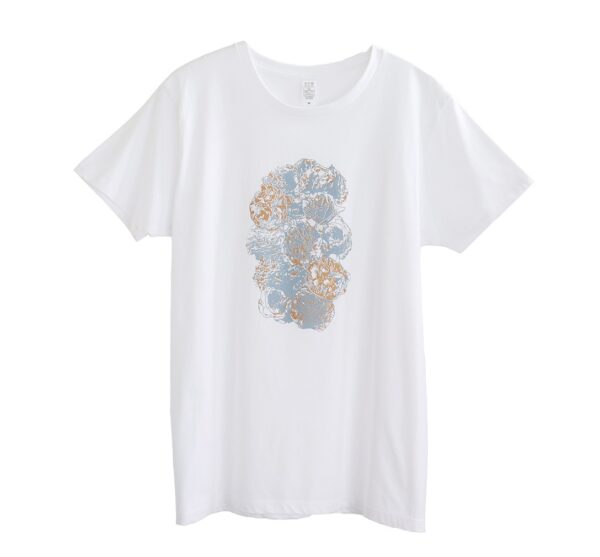 Flower Wall - 花々の白地クルーネックTシャツ