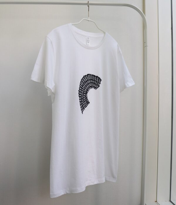 タービンをモチーフとしたTシャツ　白地クルーネック - 画像 (4)