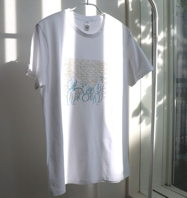 Jazz Artists　ジャズを演奏する人々 ー　白地　クルーネックTシャツ - 画像 (2)
