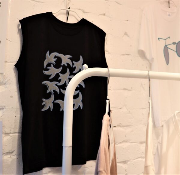 Lace Pattern　レース模様　ノースリーブTシャツ - 画像 (2)