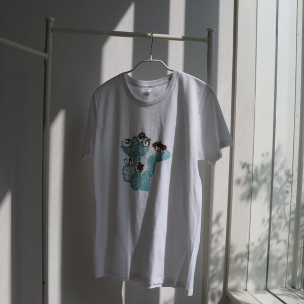花咲くサボテン blooming cactus　白地半袖Tシャツ - 画像 (3)