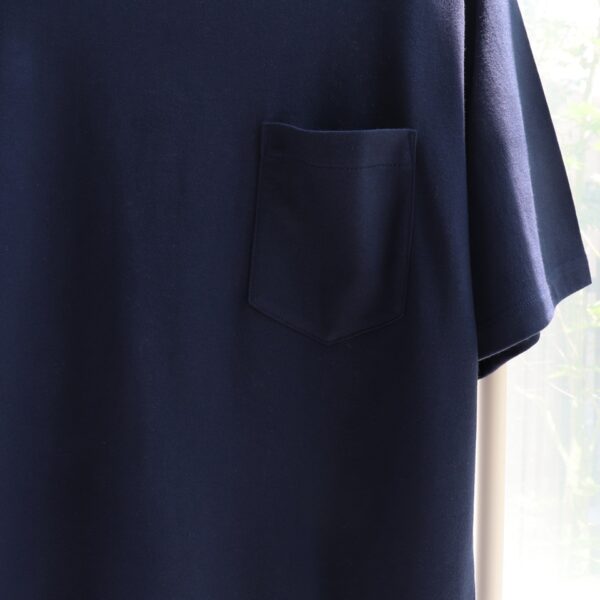 ネイビー無地T：ハイスペックなポケットTシャツ - 画像 (4)