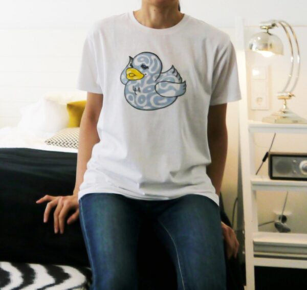 "Marilyn Duck Gray + Pale Blue" Crew Neck/V Neck White Short-sleeved - Image 3