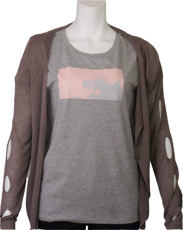 "Surface of Ceramic Pink" Crew Neck Gray Short-sleeved - Image 2