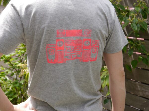 "Aaudiophiles" V Neck Gray Short-sleeved - Image 3