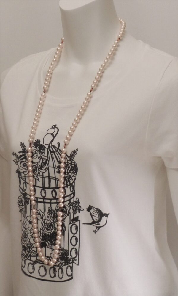 "Flower Birdcage" Short-sleeved shirt with Pink Cotton Pearl Necklace (White) - Image 3
