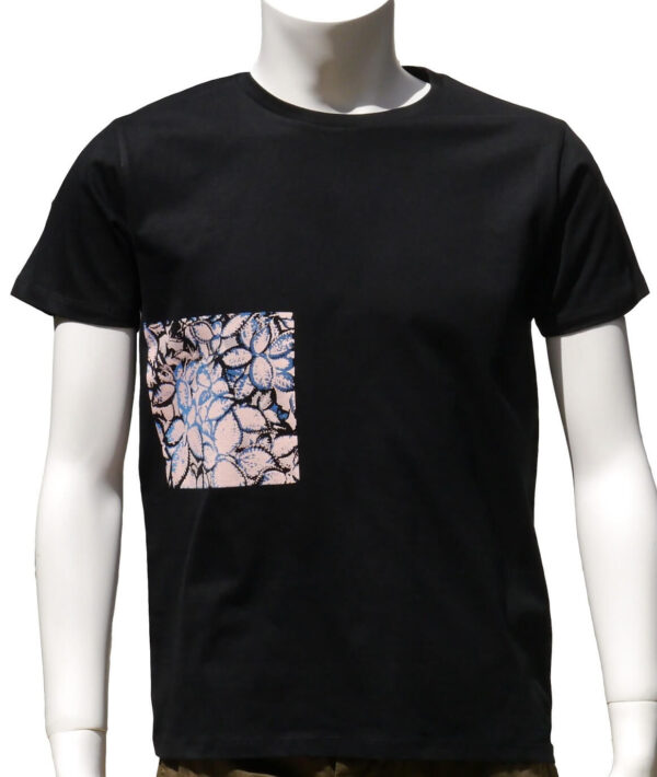 "leaves" - Black Half Sleeved T-shirt